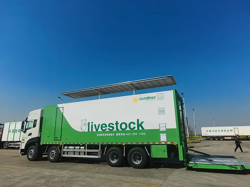 GoldBees Livestock (Pig) Transport Truck (4)