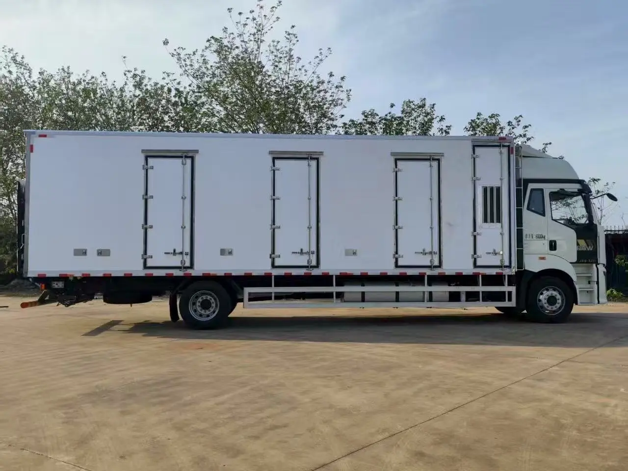 Why Ventilation Systems are Critical in Poultry Hauling Vehicles