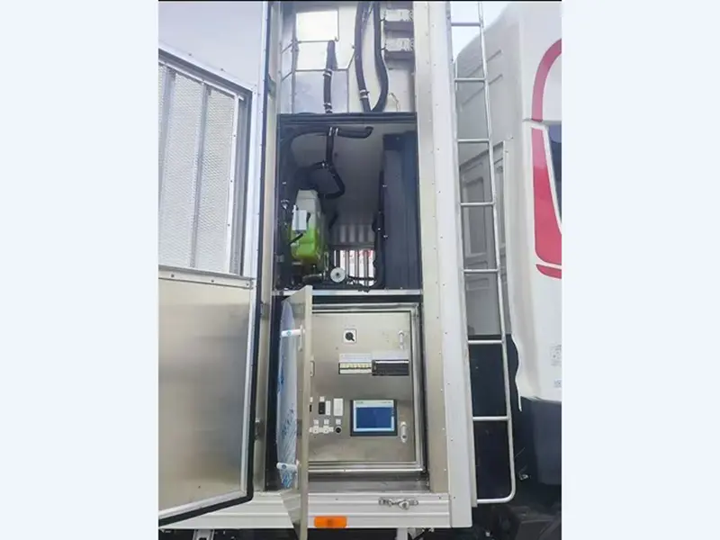 GoldBees Day-old ChickLayer Transport Truck---‌Fully Enclosed Automated Logistics (17)