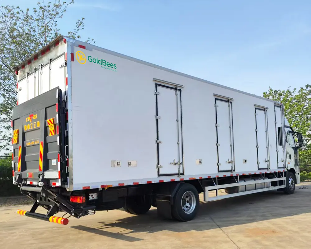 What Makes GoldBees Truck the Leading Choice for Chick Transport in 2025