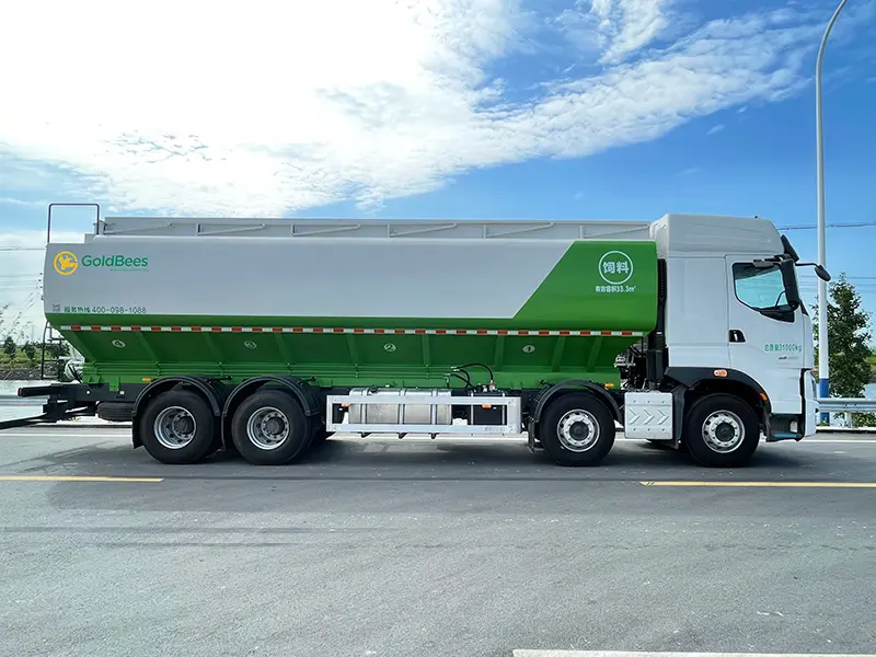 GoldBees ElectricHydraulic Auger Bulk Feed Transport Truck (1)