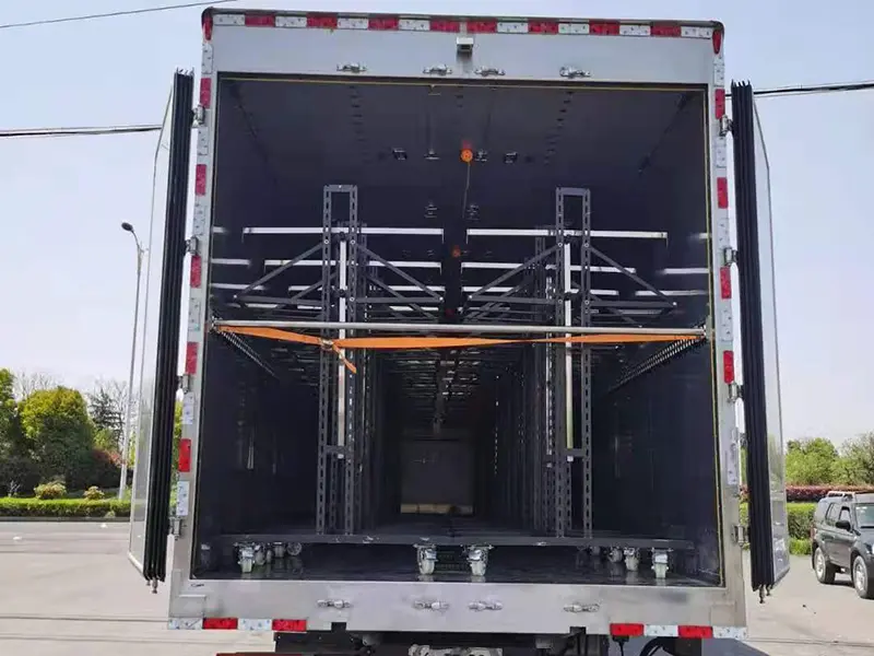 GoldBees Day-old ChickLayer Transport Truck---‌Fully Enclosed Automated Logistics (12)