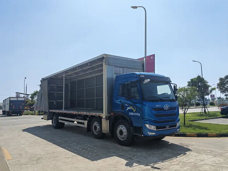 GoldBees Broiler Transport Truck Sets New Standards for Poultry Safety in 2025