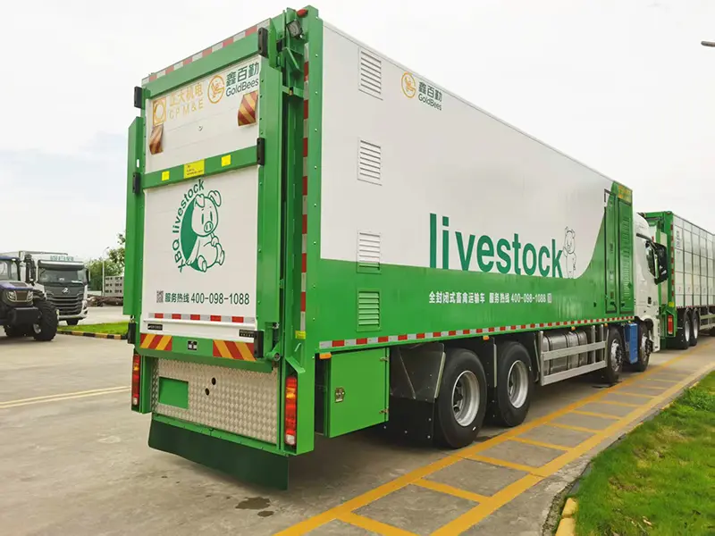 GoldBees Livestock (Pig) Transport Truck (6)