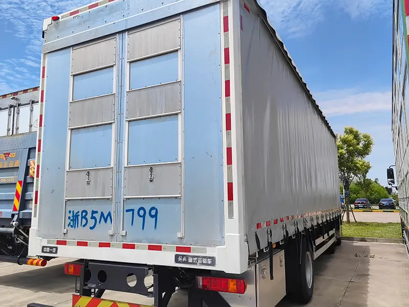 GoldBees Broiler Transport Truck (2)